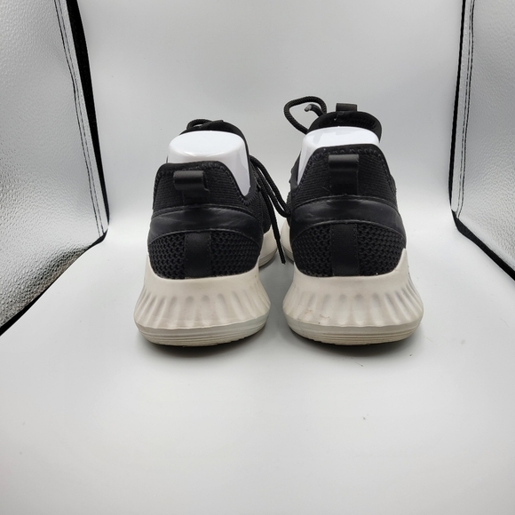 Black Dri-Fit Laced Sneakers with White Soles Sz 8 - Picture 3 of 10